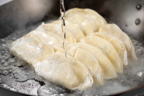 創業の味！大きめ国産生餃子　50個　1ｋｇ（50個/ｐ）