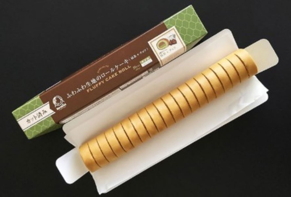 カット済みふわふわ生地のロールケーキ（抹茶xチョコ）