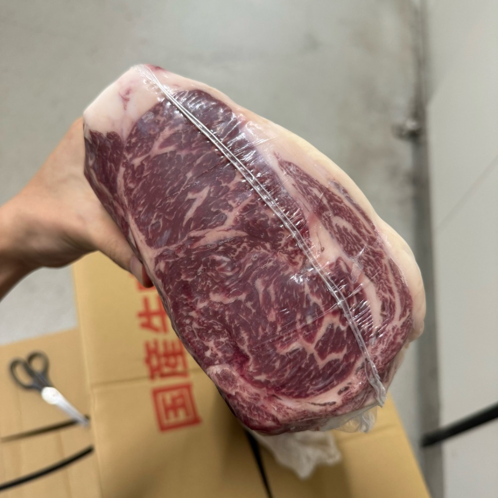 【新商品】【新商品】【サーロイン】沖縄県・鹿児島県産黒毛和牛未経産　〜3.6kg