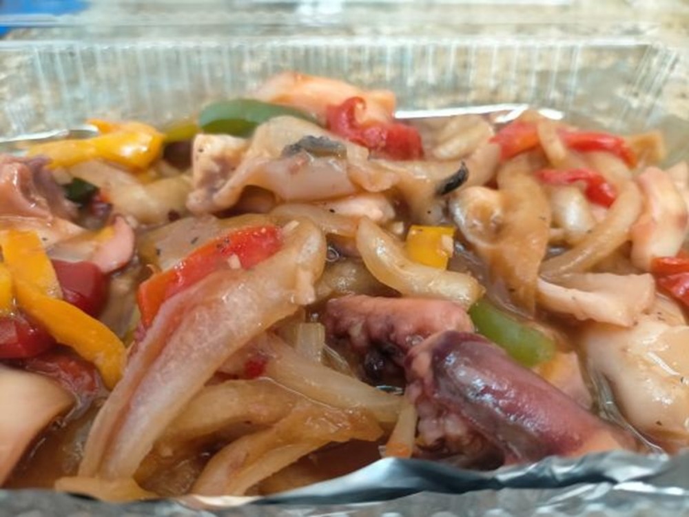 沖縄のイカといえば「セーイカ」（ソデイカ）のゲソ　2kg