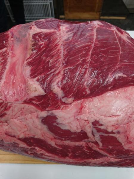 プライムビーフ　高品質　チャックアイロール　ネックなし