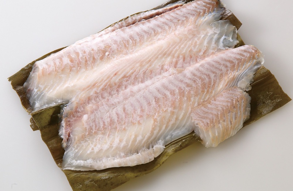 北海道産お刺身天然かれい昆布〆ワンフロ　アルコール凍結　300g