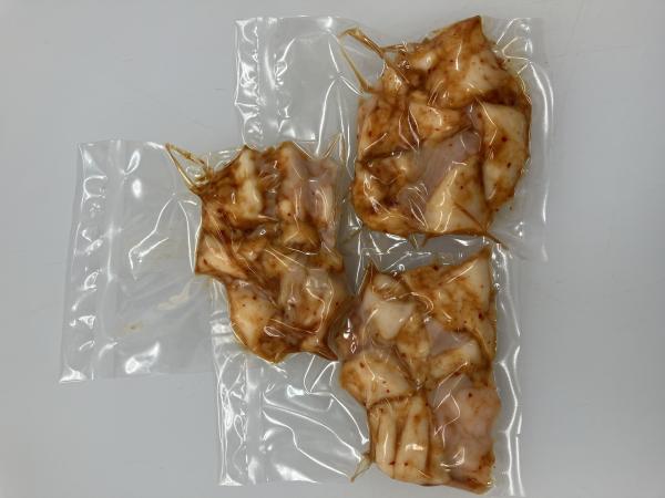 近江牛ホルモン　小腸　ホソ　カット済み　タレ漬け　１００ｇ