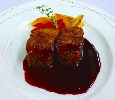 ★煮込み調理済みで手間いらず！　牛バラ肉のやわらか煮