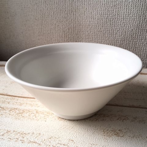 【送料無料】日本製　美濃焼　白マット15ｃｍライス碗（満水約410cc）