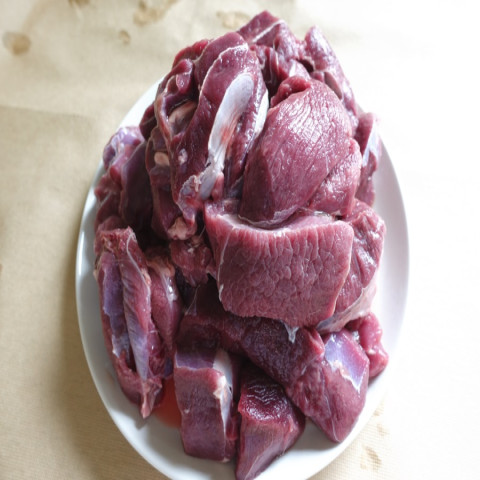 【送料無料】宮崎県　鹿肉　もも・ロース・ウデ等の端肉