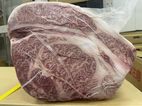 【送料無料】【チルド】黒毛和牛A5　リブロース　去勢左9.0kg