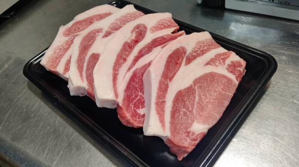 鳥取県産　国産豚　豚肉　ロース　ステーキ　1.5cm　1本分