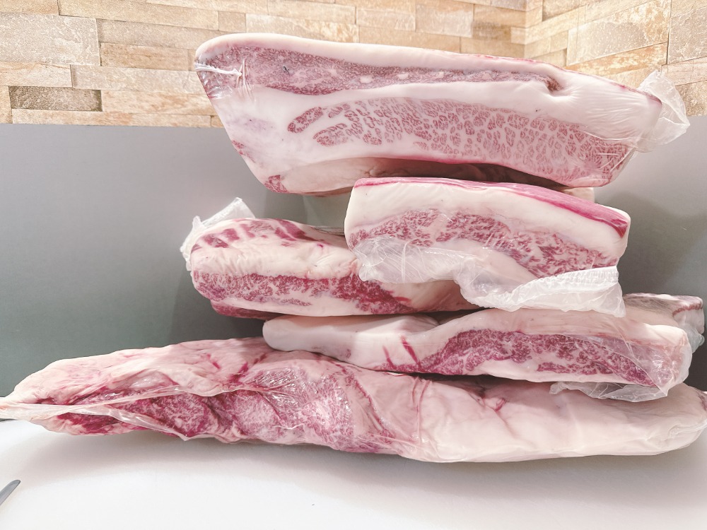 【新商品】【新商品】鳥取和牛　黒毛和牛　A5　5分割　カルビ　うちばら　冷蔵　