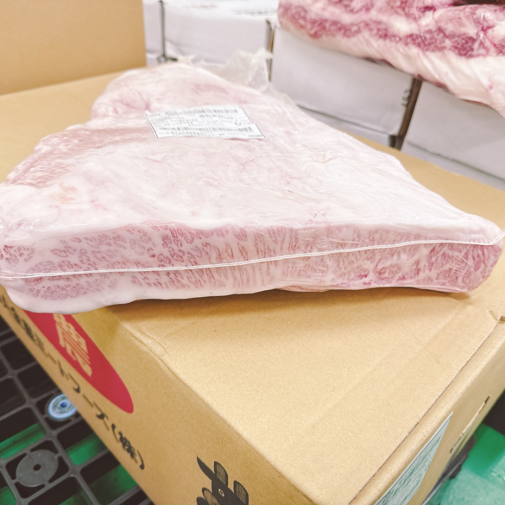 【新商品】【新商品】鳥取和牛　黒毛和牛　A5　上カルビ　三角バラ　焼肉　冷蔵　