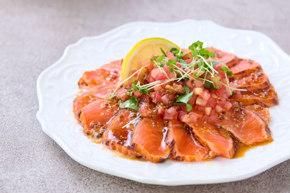 サーモンたたきロイン（炙り・鮭）5kg（単箱）