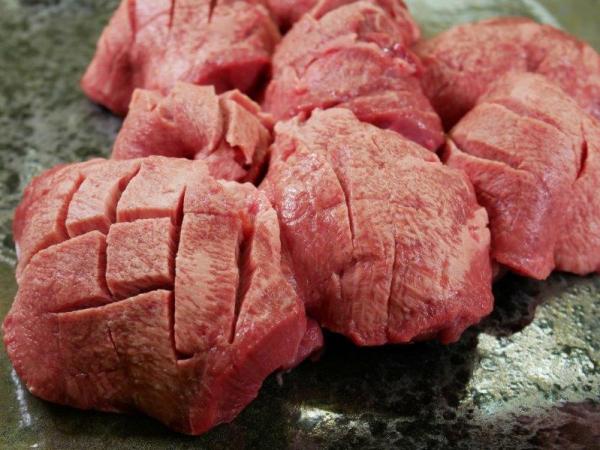 冷蔵　米国産　ブラックアンガス牛皮付きタン　　特売中