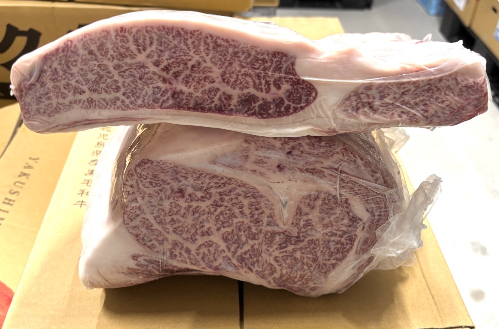 【屋久島牛】新ブランド黒毛和牛5等級リブロース分割