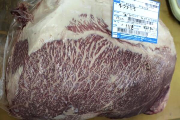 【A5】チルド鹿児島県産黒毛和牛　内モモ2分割　B-15