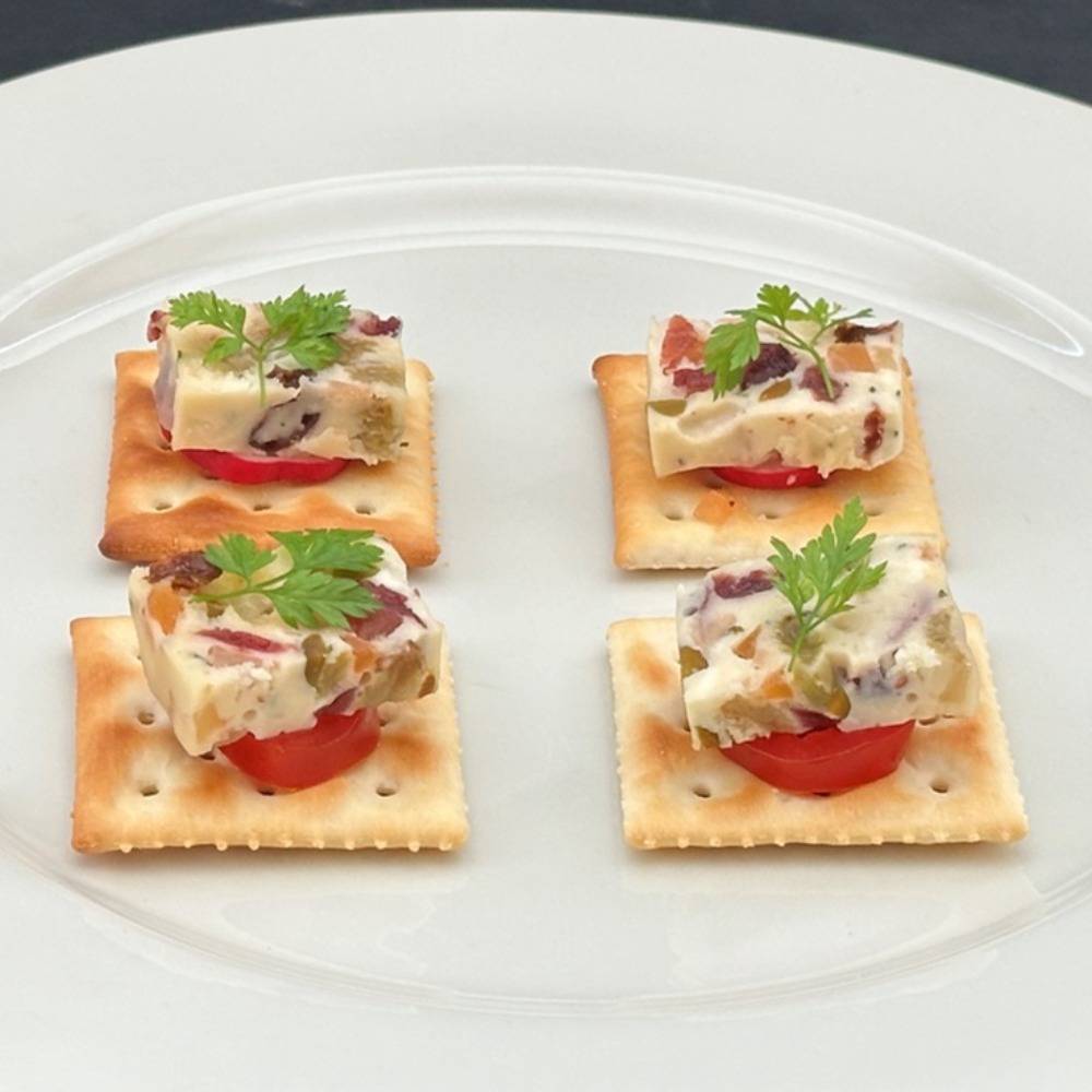 ドライフルーツとナッツのテリーヌ　チーズ　ミックスフルーツ