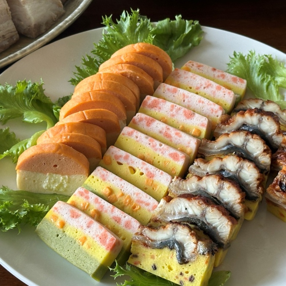 紅鮭の三色テリーヌ　スモークサーモン　チーズ　ほうれん草