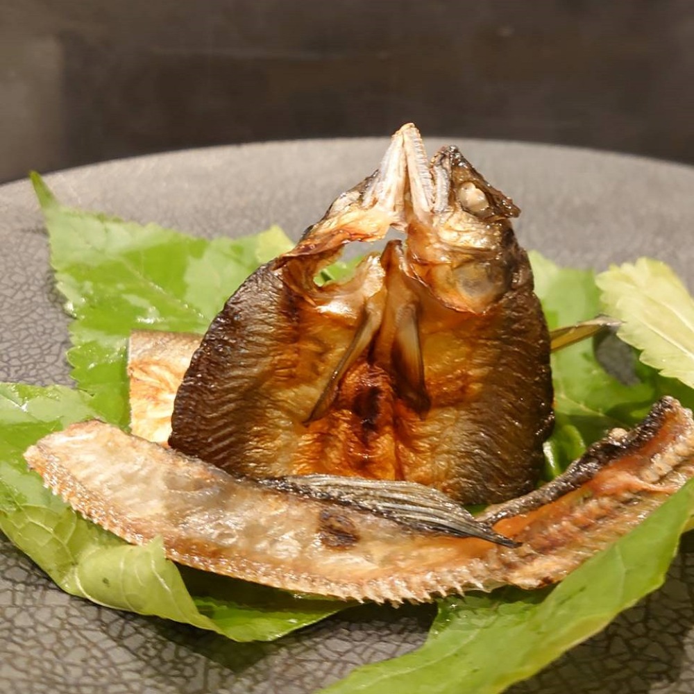 琵琶湖産鮎12尾　エリ漁天然稚魚使用　養殖鮎　国産鮎　冷凍鮎