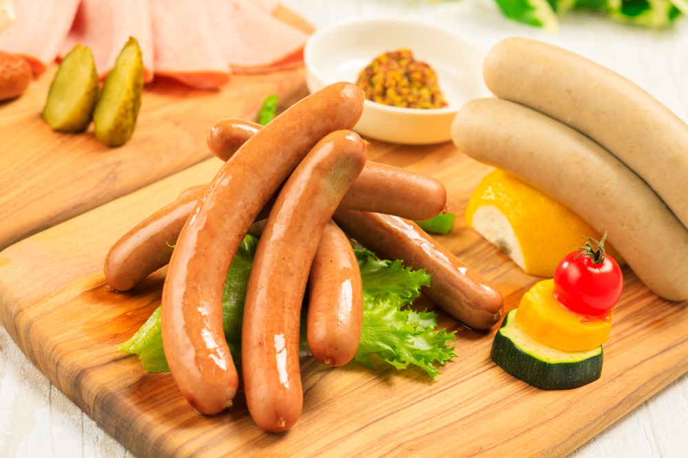 本格ドイツ仕込み薪火燻製ポークソーセージ1kg　ビアホール絶賛