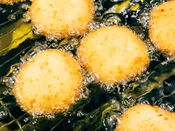 逸品　五島列島　あじのすりみカツ　あじのすり身のコロッケ