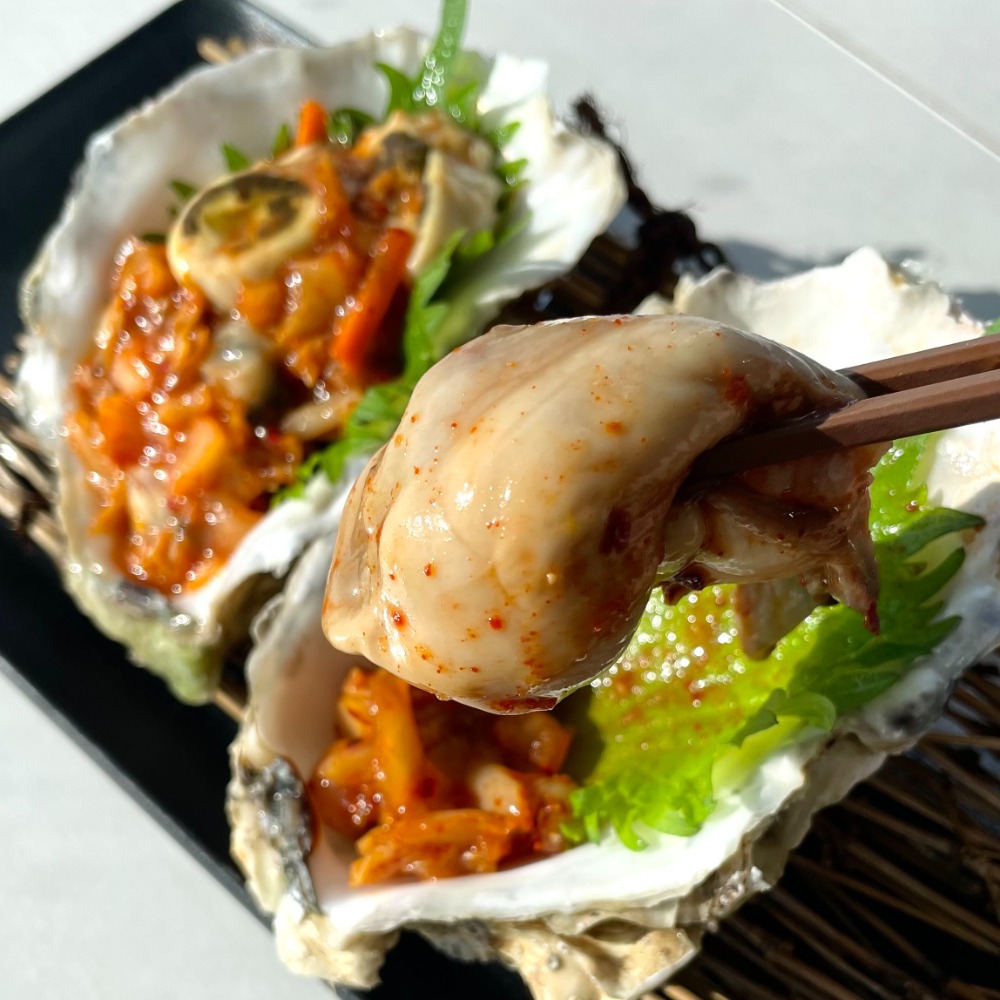 三陸産冷凍殻付き牡蠣　生食可能　約150/200g　70個入