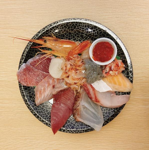 海鮮丼ネタ(桜エビ/生しらす/鯛/サーモン/いくら等)豪華刺身11種