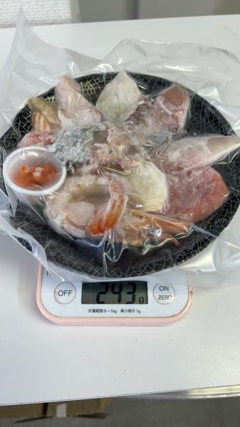 海鮮丼ネタ(桜エビ/生しらす/鯛/サーモン/いくら等)豪華刺身11種