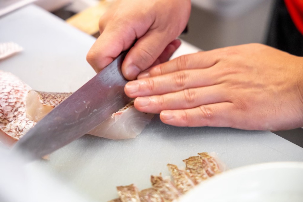 沼津産鯛ポーションカット約50g【冷凍真空100p】切り身