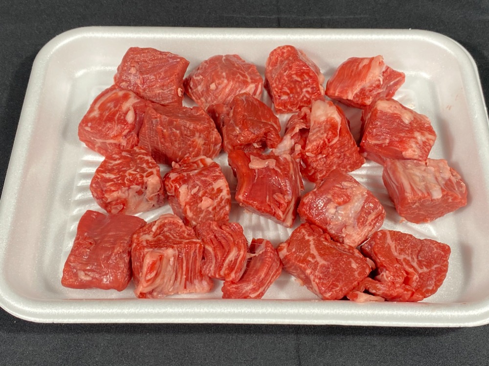 【冷凍】国産交雑牛ヒレサイコロステーキ（500g/p）