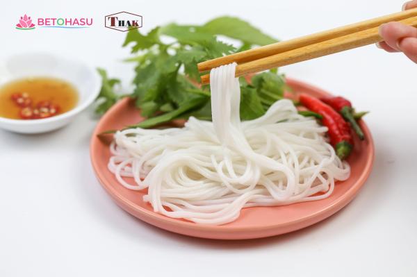 送料込　ベトナムビーフン（米の丸麺）1.2mm