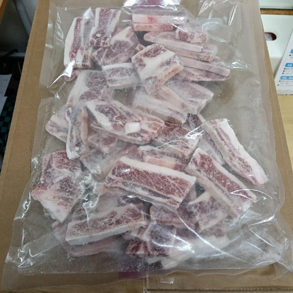 ランチ材に！　国産黒毛和牛骨付きカルビ（ショートプレート）