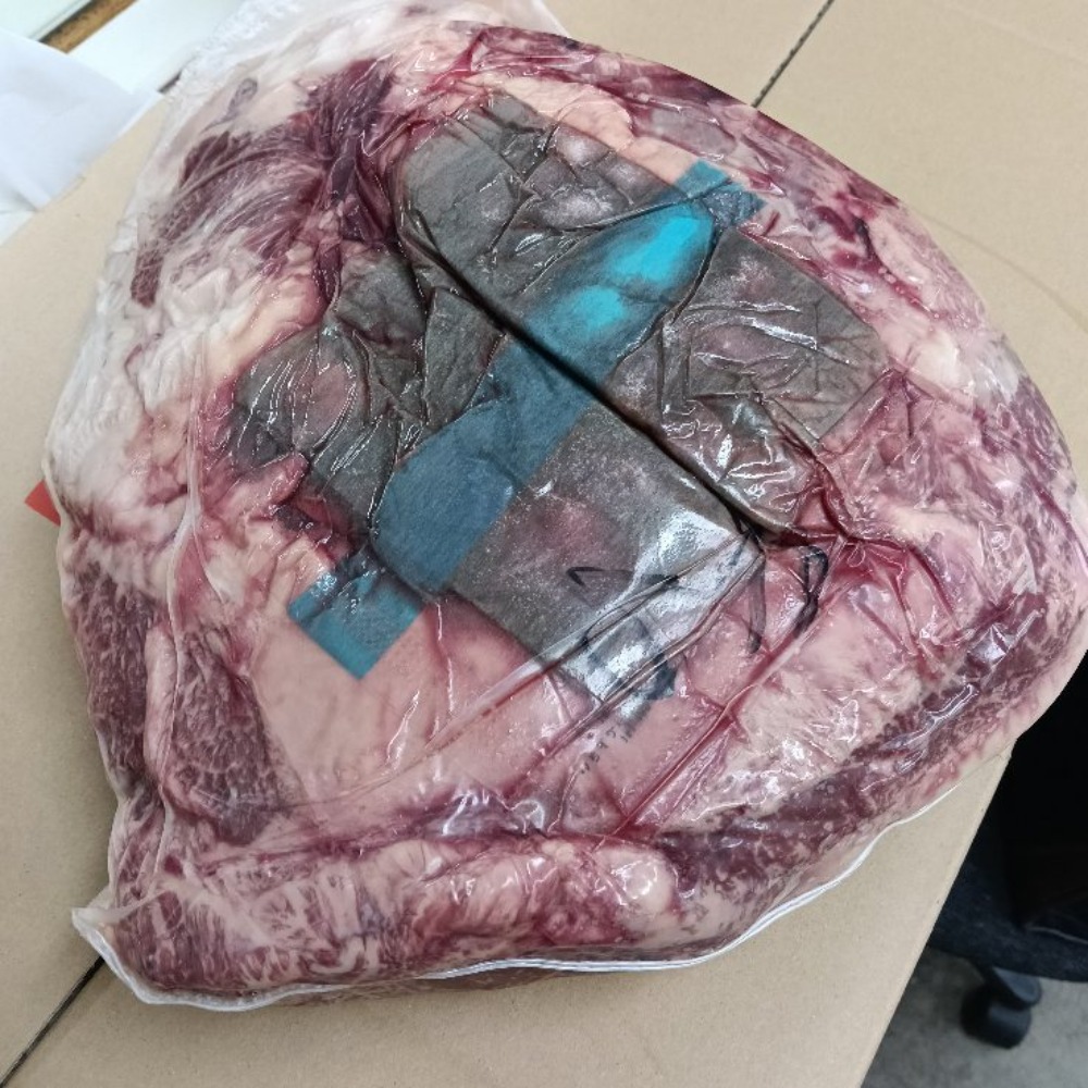 5等級　鹿児島県産黒毛和牛ランプ　5.6kg（半頭分の右側）