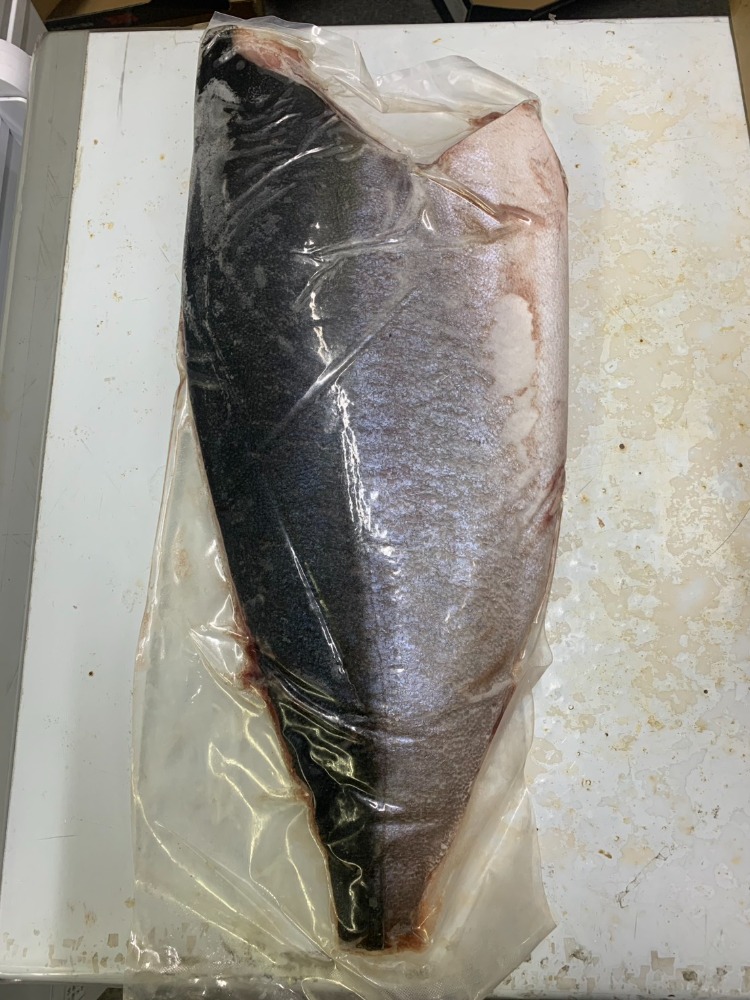 北海道羅臼産ブリフィーレ　12kg4枚(B0631)