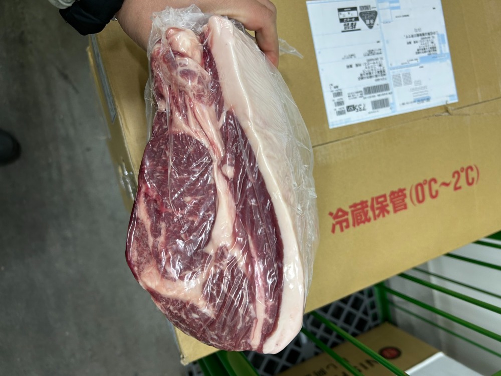 【新商品】【新商品】【訳アリ】交雑牛リブロース　（経産）チルド冷蔵　