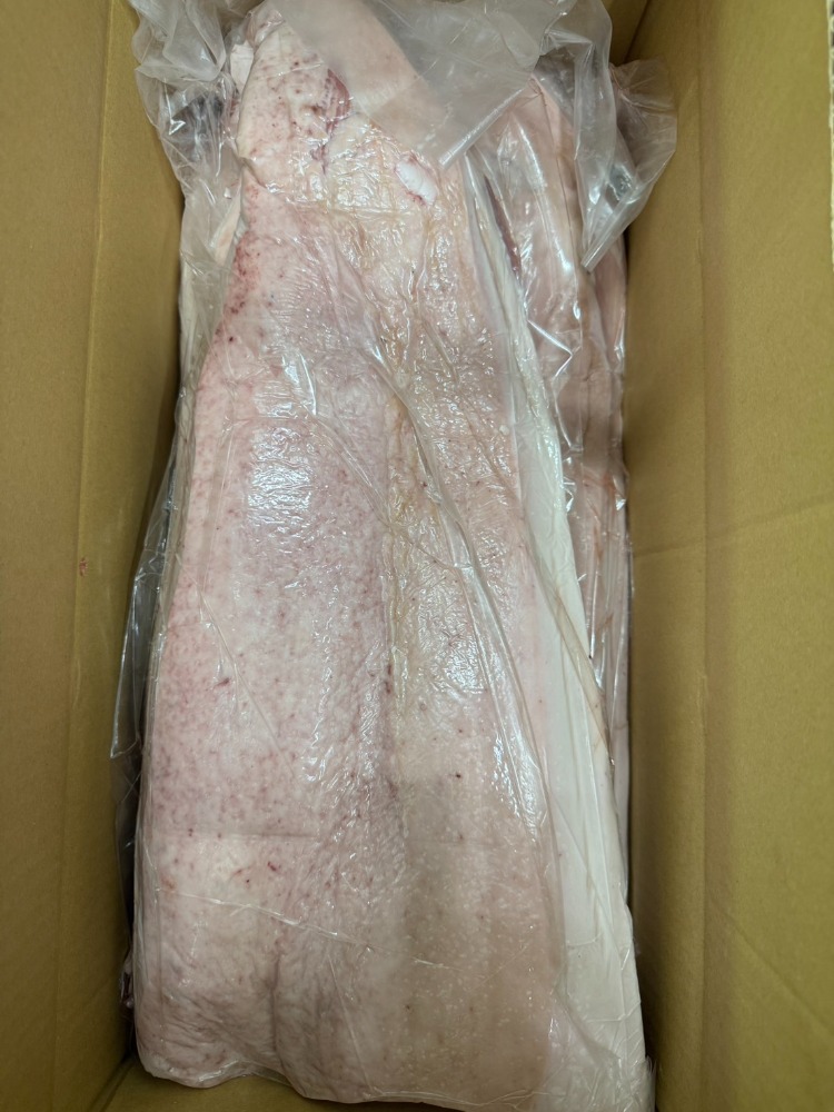 東の匠SPF豚バラ　冷蔵チルド　1枚ブロック