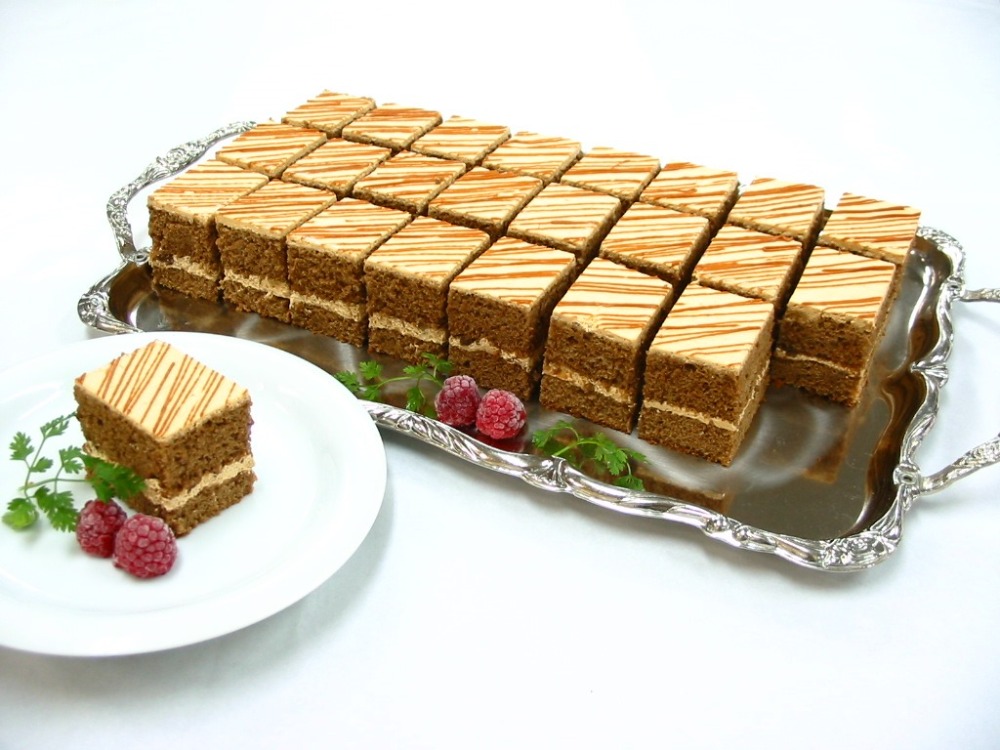 バイキングシートケーキ・ハーフ・マンゴ30cmx7.5cmx3.5cm