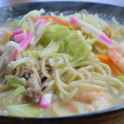 ちゃんぽん麺　中華麺<中太>つけ麺　焼そば　もつ鍋　水炊き　　