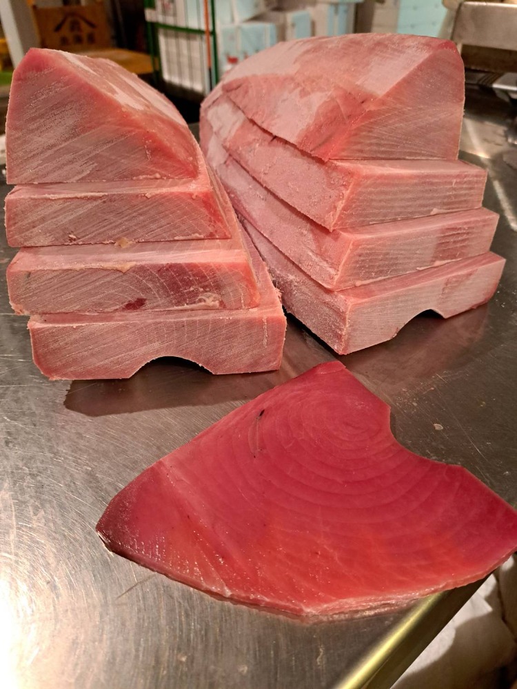 冷凍キハダマグロ並冊スキンレス(きはだ鮪サク)【14kg】