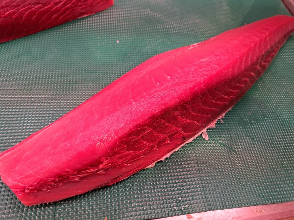 【生】キハダマグロ　背筋(約2ｋ)