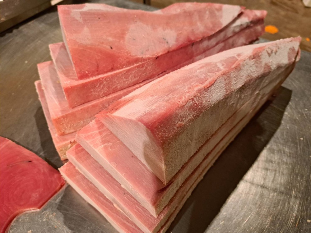 冷凍キハダマグロ並冊スキンレス(きはだ鮪サク)【14kg】