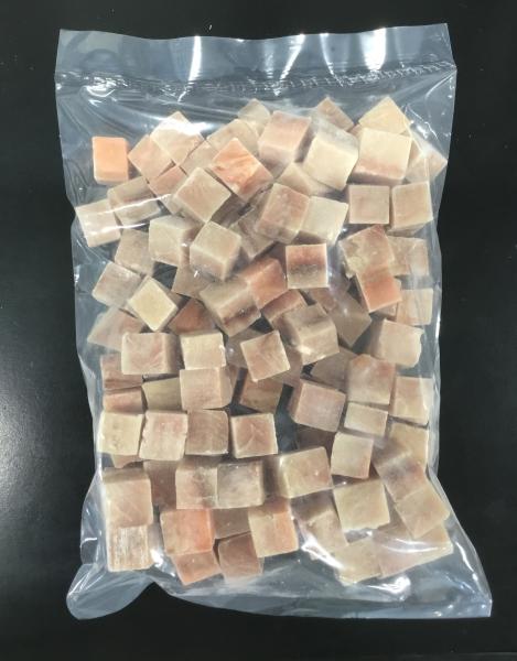 Sサケ角切PBO(皮なし小骨とり）B(ブロック)2ｃｍ　1Kgから