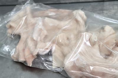 【送料込】国産牛上ミノ　皮むき後整形　バラ凍結　1kg