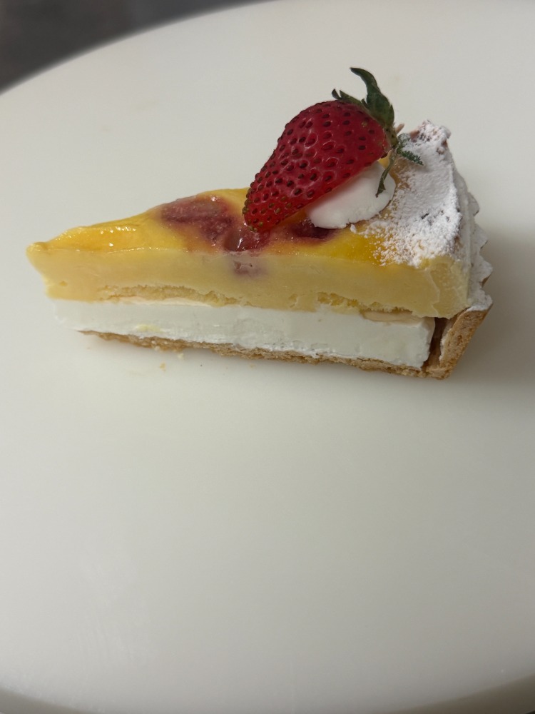 いちごのプディングタルト・ホールケーキ　約750g(7号)