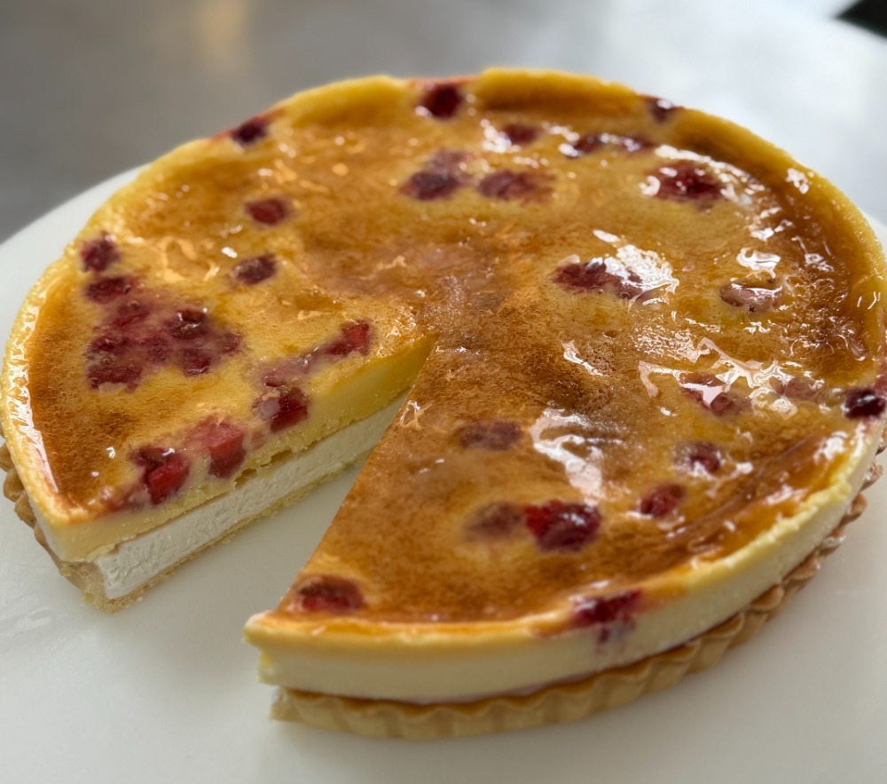 いちごのプディングタルト・ホールケーキ　約750g(7号)