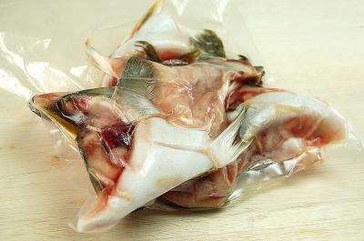 養殖 はまちカマ 10 12個 1kg 仕入れなら業務用食材卸売市場mマート