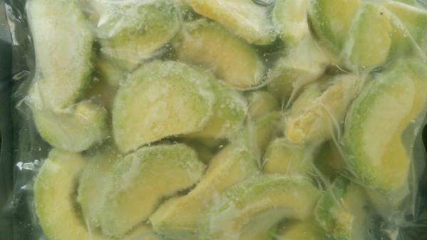 トロピカル　アボカドスライス　500ｇx20袋　冷凍