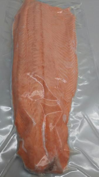 チリ産　アトラントリム　皮無し　E　10kg　鱒　限定