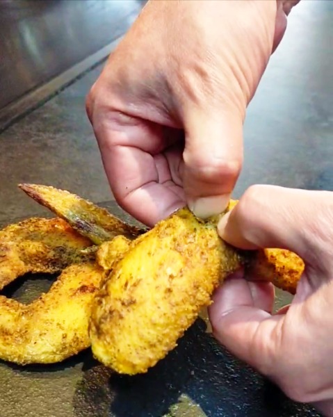 手羽ってば　味付き手羽先から揚げ