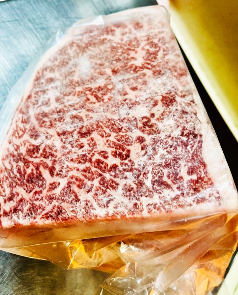 黒毛和牛うちもも　１/４カット　使いやすい！